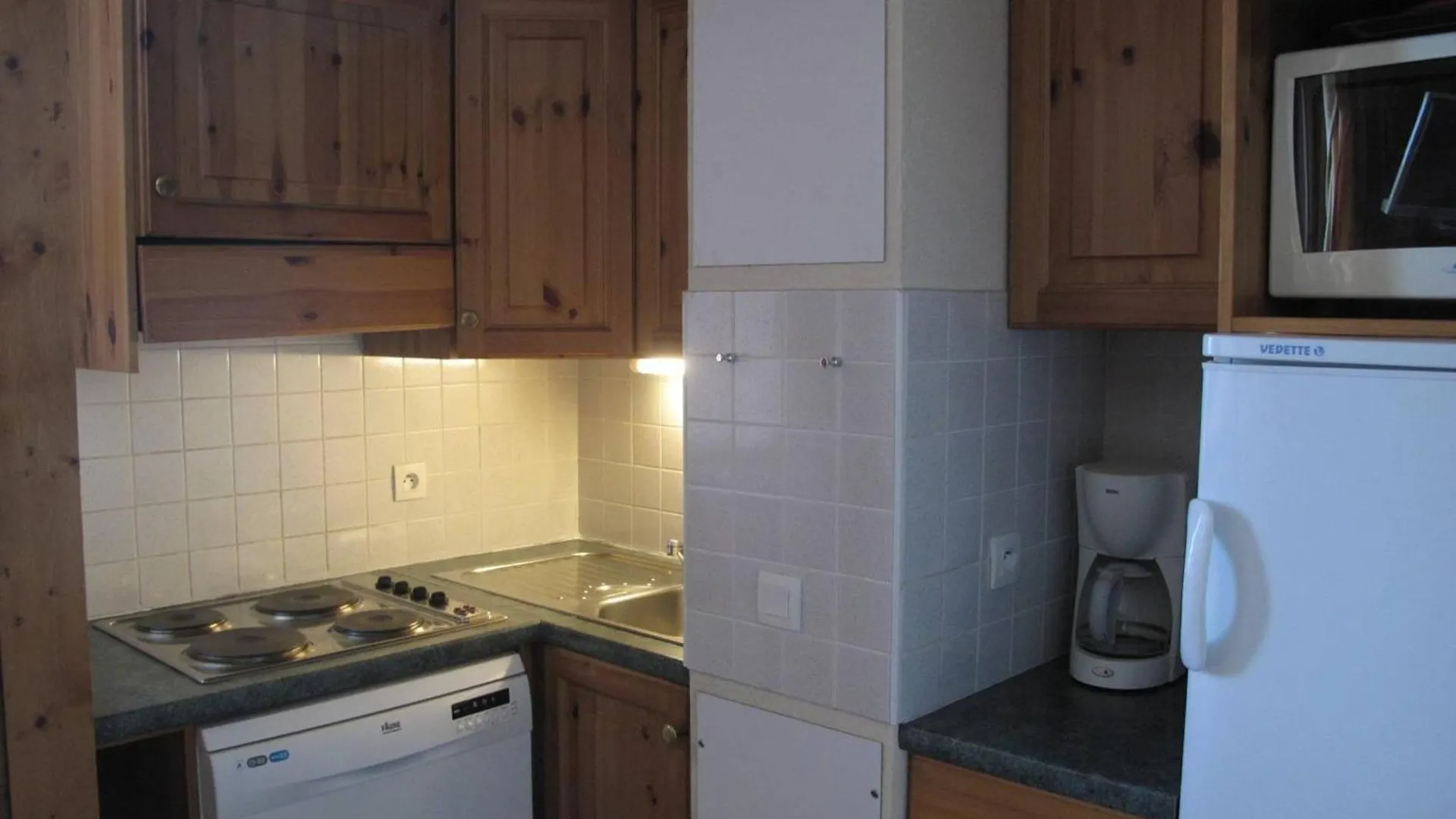 Appartement 2 Pieces Au Pied Des Pistes A Plagne Villages, Balcon Nord, Casiers A Skis, 6 Pers. - Fr-1-351-59 La Plagne 0*,  France